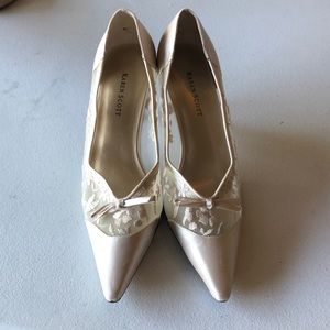 Off white satin shoes 7.5